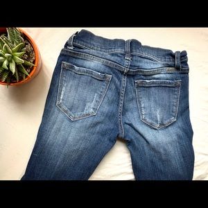 Skinny distressed kancan jeans